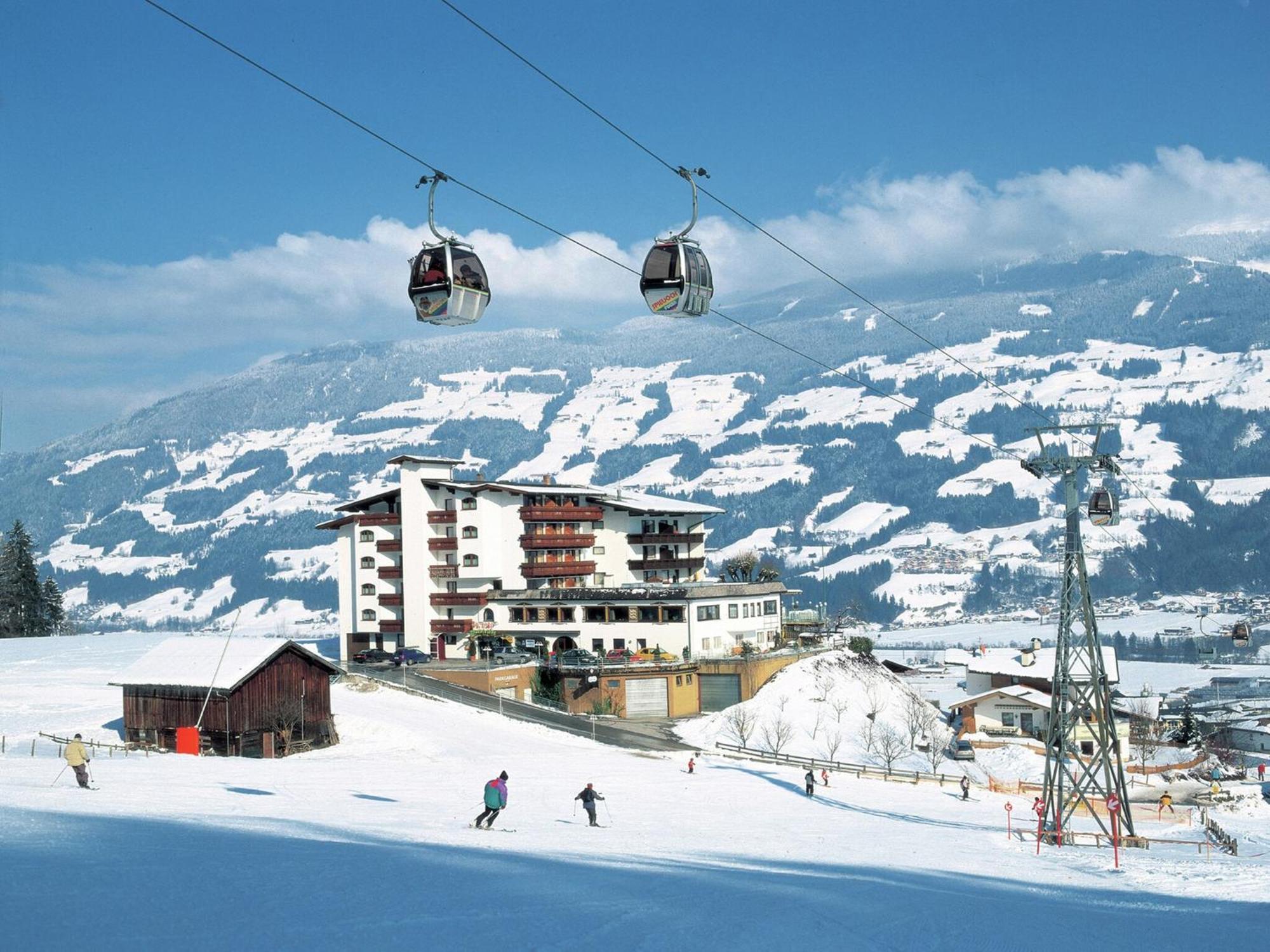 Spacious Apartment In Uderns Near Ski Area Exterior photo