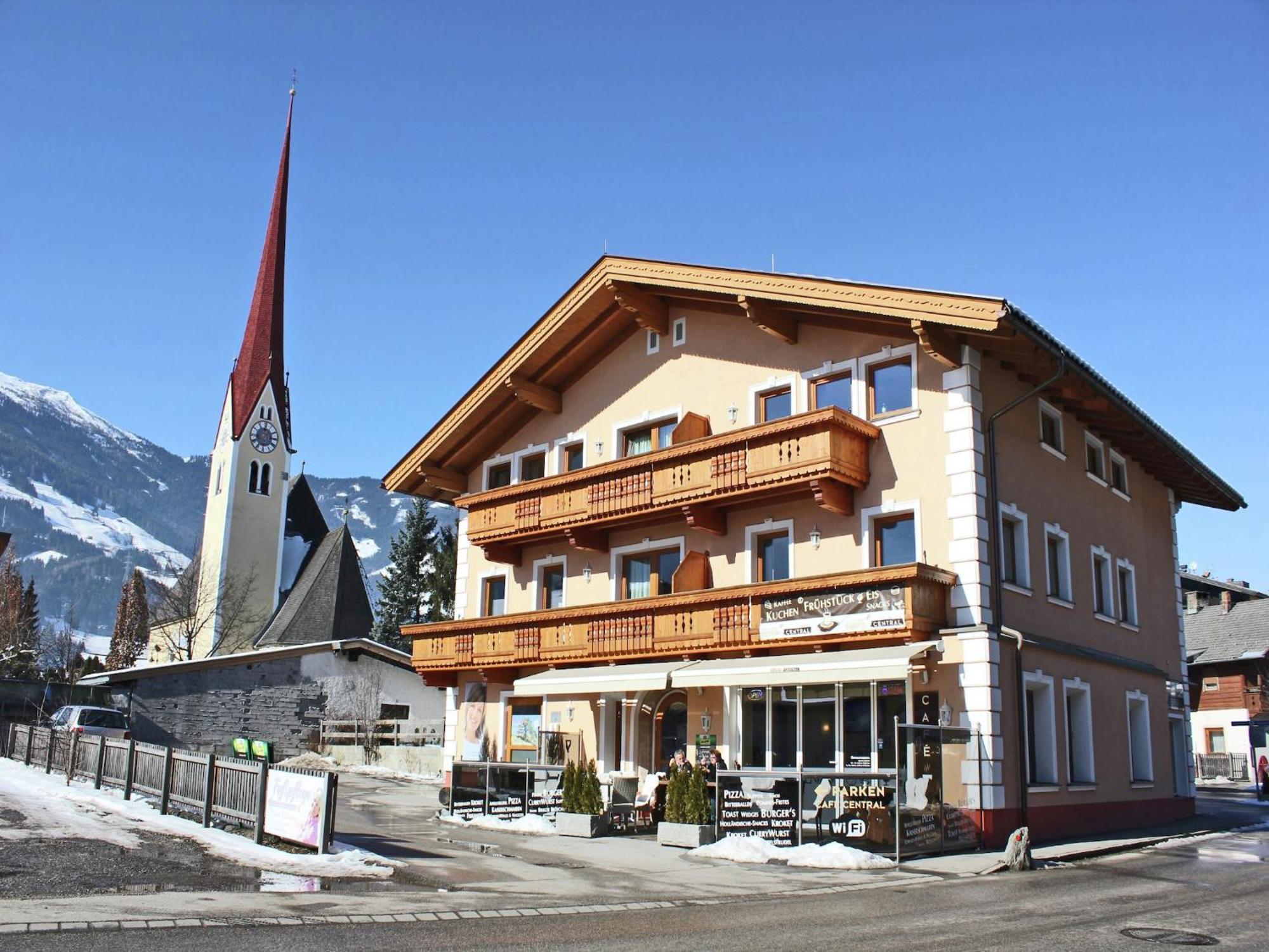 Spacious Apartment In Uderns Near Ski Area Exterior photo
